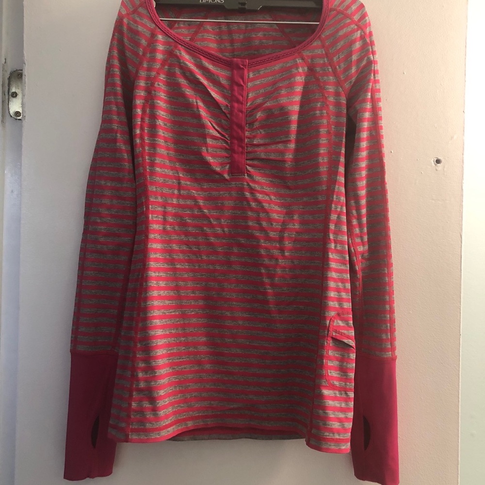 Lululemon Henley shirt size 4 EUC